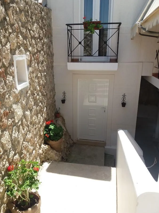 Villa Kostandin Qeparo Guest house